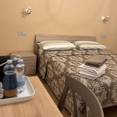 Affittacamere La Quiete Арона Екстер'єр фото